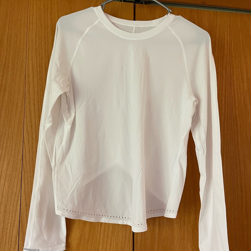 Women’s Lululemon rise and run long sleeve